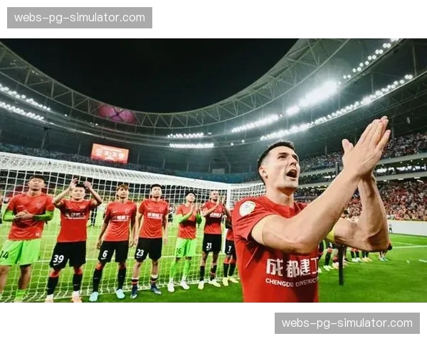 周定洋身披深圳新鹏城战袍重返成都凤凰山:揭幕战前的倒戈队长 周定洋身披深圳新鹏城战袍重返成都凤凰山:揭幕战前的倒戈队长